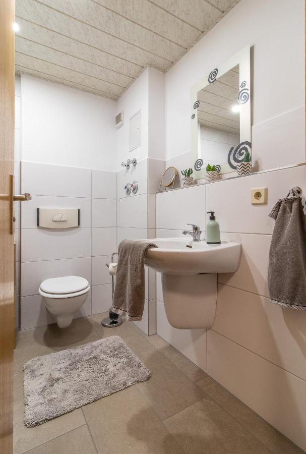 Modernes Apartment Im Gruenen I Balkon I Wlan I Stellplatz Schwarzenberg  Eksteriør billede